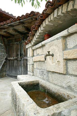 The House With The Vine Guest House Zheravna Bagian luar foto