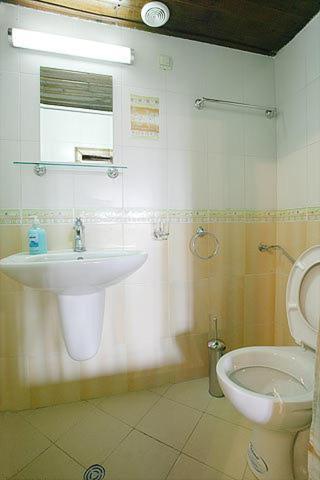 The House With The Vine Guest House Zheravna Ruang foto