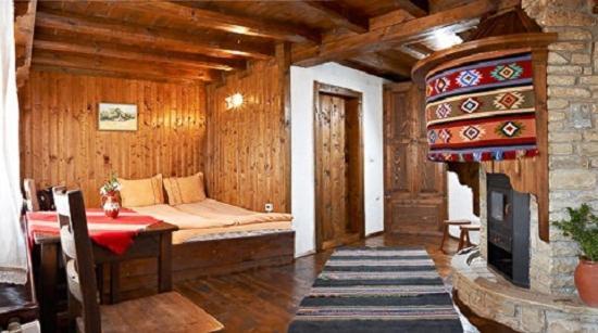 The House With The Vine Guest House Zheravna Bagian luar foto