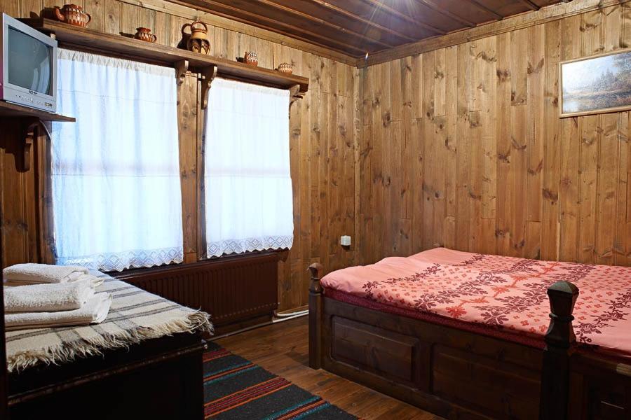 The House With The Vine Guest House Zheravna Bagian luar foto